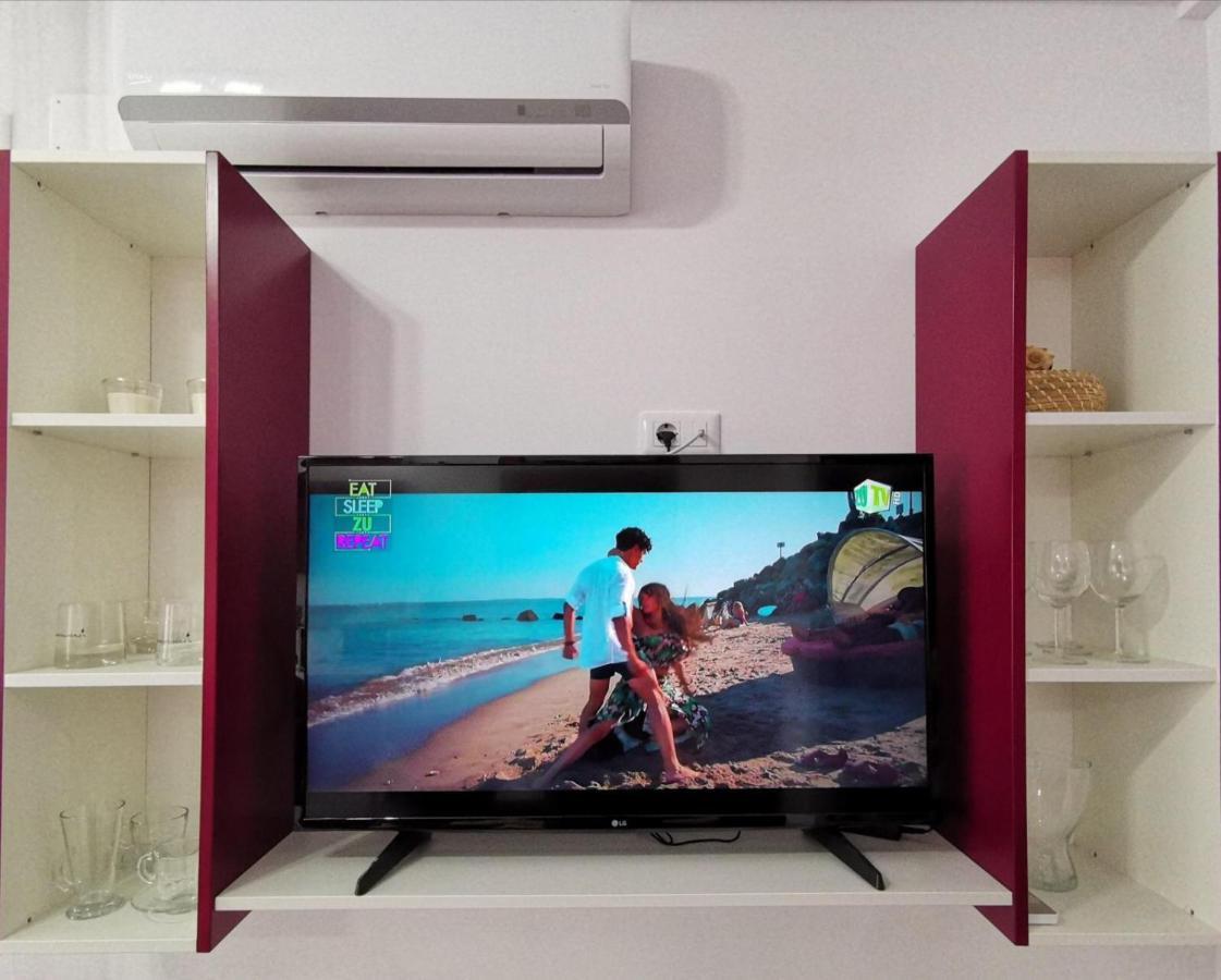 Violet Apartment-brilliant Constanta